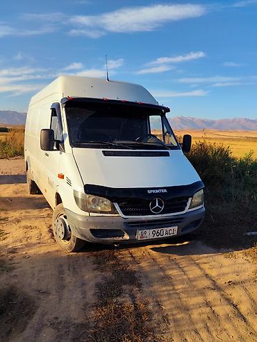 Коммерческий транспорт: 2003 год объём 2.7 хорошем состоянии Mercedes-Benz Sprinter (длинная — 8