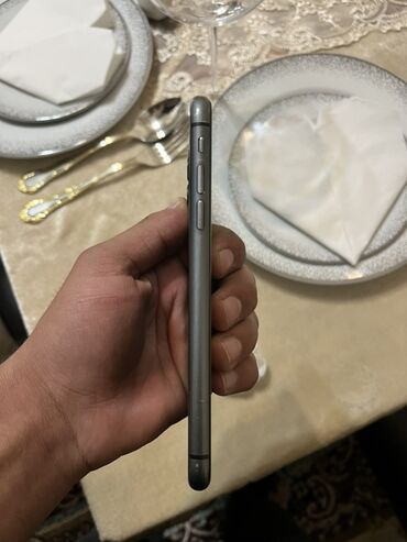 Apple iPhone: IPhone 11, 64 GB, Qara, Face ID — 5