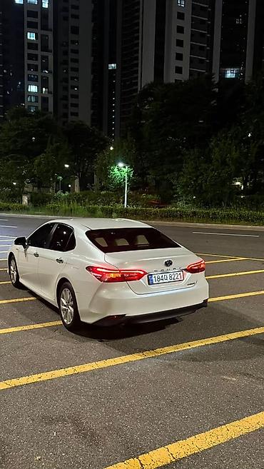 corolla 2016: Toyota Camry: 2020 г., Автомат, Гибрид, Седан — 10
