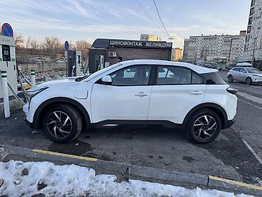Другие автомобили: Электромобиль Neta U (Badged as “NETA U”) — компактный кроссовер на — 1