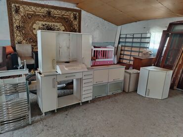 Üzüklər: Kuxna mebeli