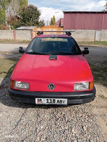куплю машину в рассрочку бишкек: Volkswagen Passat: 1988 г., 1.8 л, Механика, Бензин, Седан