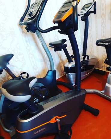 qarin piylerini eritmek: Proteus marka fitnes avadanlıqları dəsti. Məhsullar: - Şaquli