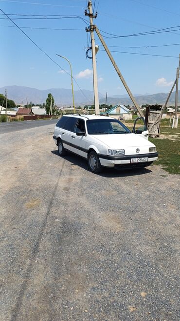 passat sedan: Volkswagen Passat: 1989 г., 1.8 л, Механика, Бензин, Универсал