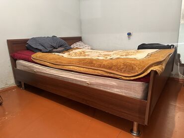 евро кровать: İşlənmiş, İkinəfərlik çarpayı, Matras ilə, Siyirməsiz