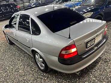opel astra 1998: Opel Astra: 1.8 l | 1998 il 200000 km Sedan — 6