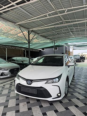 lada 9: Toyota Corolla: 2022 г., 1.8 л, Гибрид, Седан — 1