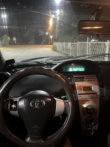 машины 2010 года и выше: Toyota Yaris: 2007 г., 1.3 л, Робот, Бензин, Хэтчбэк
