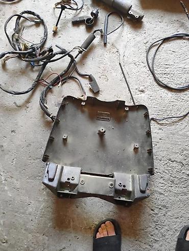 PIAGGIO DELOVI FELNE REZERVAR PLASTIKE I FAR | Delovi sa slike