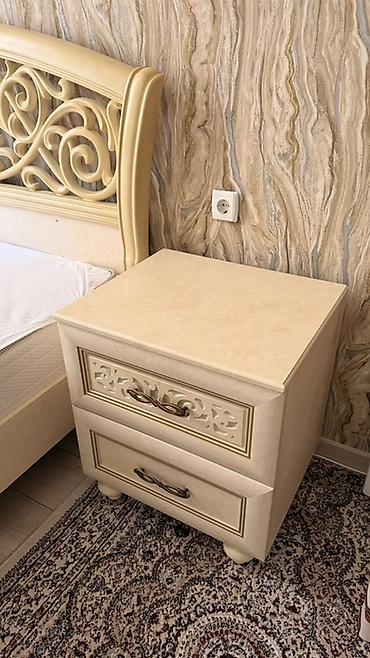 office table: Спальный гарнитур, Б/у, Двуспальная кровать, Комод, Россия, Самовывоз, цвет - Бежевый — 3