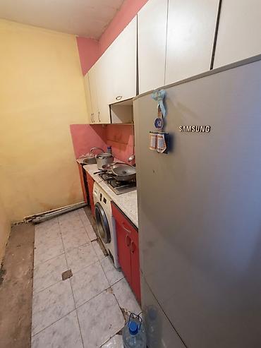 imislide ev satilir: Bakı, Qaraçuxur qəs., 3 otaqlı, Köhnə tikili, m. Xalqlar Dostluğu, 54 kv. m — 6