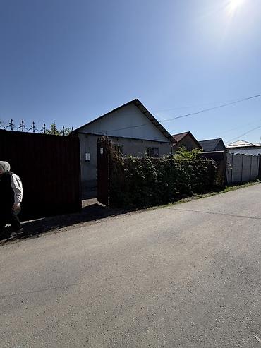 Продажа коттеджей и домов: 📢 ПРОДАЁТСЯ ДОМ! 📍 Рядом с новым Ош базаром 📍 Дача Достук, 5-линия 🏠 — 10