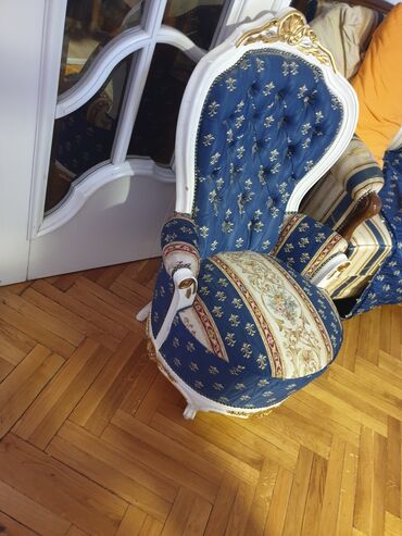 anatomska fotelja: Kupujem ovakvu fotelju ako neko ima.Hvala