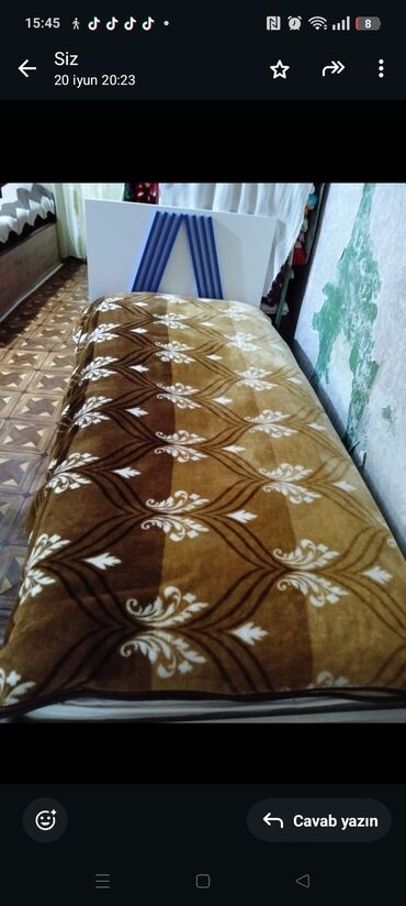 divar dekorlari: Təknəfərlik çarpayı, Bazalı, Matras ilə