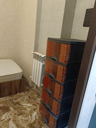 Uzunmüddətli kirayə mənzillər: Uzunmüddətli kirayə mənzil – tam mebellə - Geniş və işıqlı otaq — 22