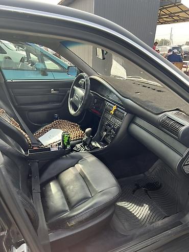 Audi: Audi A6: 1995 г., 2.6 л, Механика, Бензин, Седан — 4