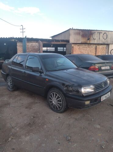 от венто: Volkswagen Vento: 1992 г., 1.8 л, Бензин