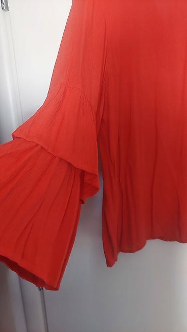 perle: Crvena ženska bluza sa širokim zvon rukavima - Model: ležerna, ravnog — 2