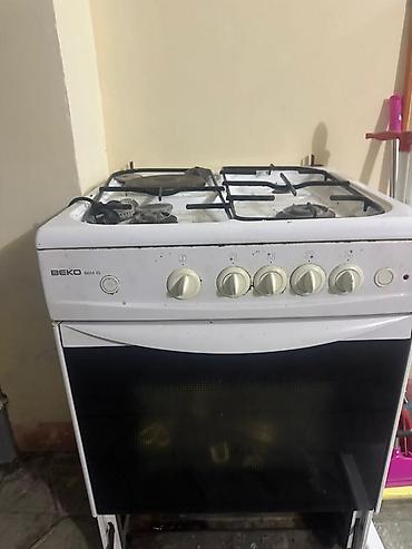 qaz sobasi satilir: - Üst hissə: 3 qaz ocağı + 1 elektrik plitə - İdarəetmə: Ön paneldə — 1