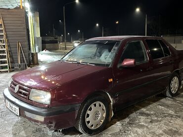 Volkswagen: Volkswagen Vento: 1992 г., 1.8 л, Механика, Бензин, Седан