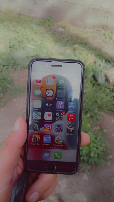 iphone x телефон: IPhone 7, Б/у, 128 ГБ, Черный, Зарядное устройство, Чехол, 95 %
