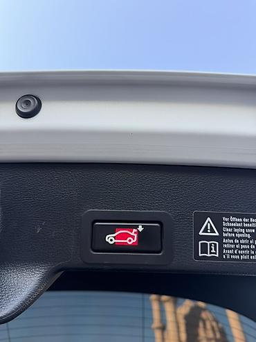 BMW: BMW X6 – ağ rəngli, kupe-siluetli premium krossover. Güclü və dinamik — 5