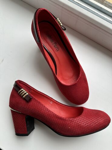 женские туфли с открытым носком: Туфли 35, цвет - Красный