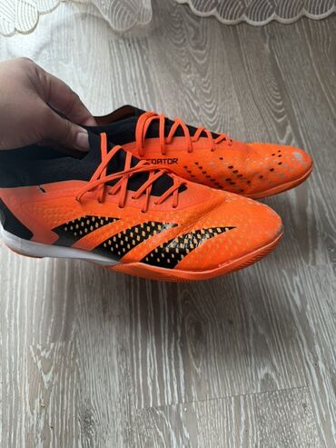 футбольный бутс: Футбольные бутсы/сороконожки Adidas Predator (индор/зал) - Тип