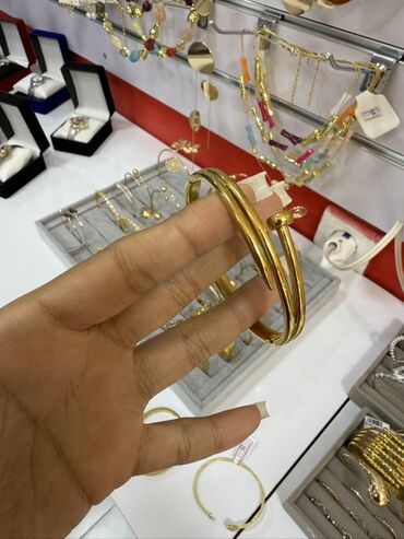 Bijuteriya dəstləri: Qadın bəzək aksesuarları – geniş seçim Məhsullar: - Qızılı tonlarda — 71