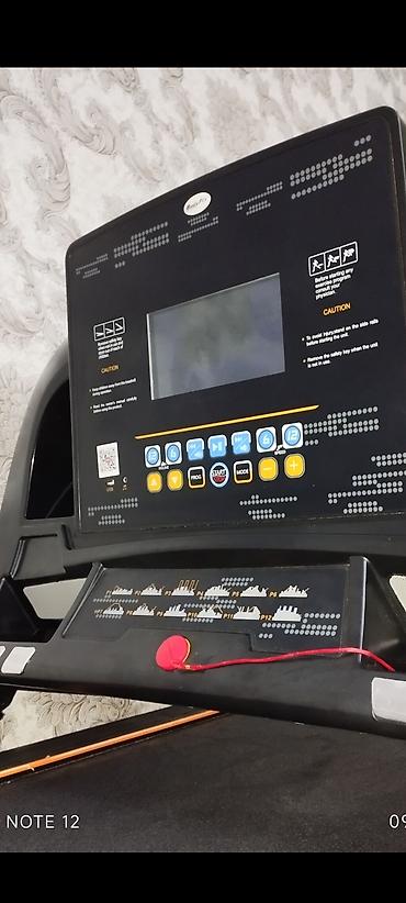 BodyFit qaçış trenajoru - Güclü elektrik mühərriki, elektron