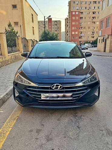 Hyundai Elantra: 2 l | 2019 il Sedan