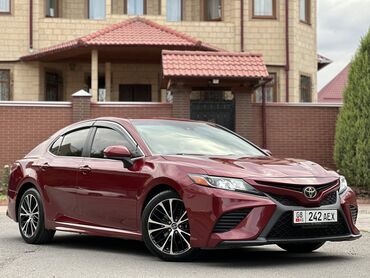 чемодан дорожные: Toyota Camry: 2018 г., 2.5 л, Автомат, Бензин, Седан