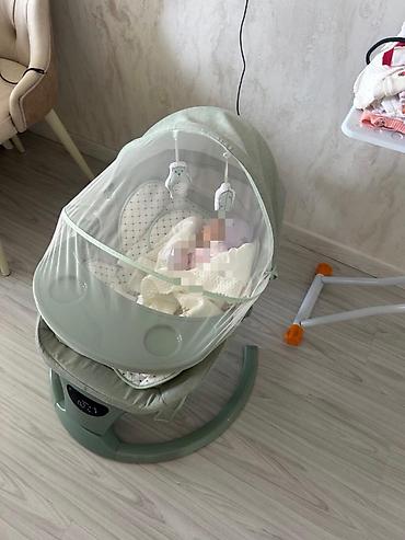 beşiyler: Oğlan və qız üçün, Yeni, Beşik, Yellənmə mexanizmi ilə — 1
