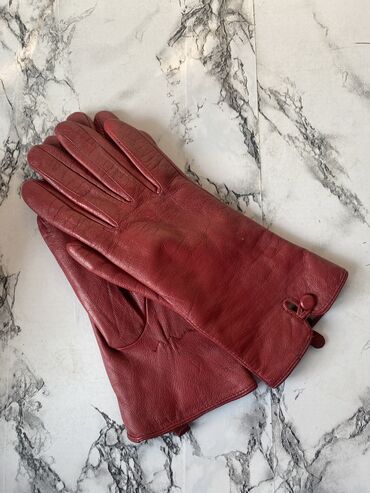 пиджак красный: Женские кожаные перчатки, размер 6.5. Без потертостей и дефектов