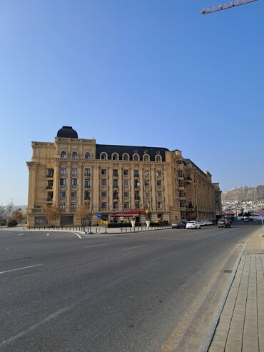 Yeni tikili: Bayıl, 4 otaqlı, Yeni tikili, m. İçərişəhər, 130 kv. m -da lalafo.az — 1 Yeni tikili: Bayıl, 4 otaqlı, Yeni tikili, m. İçərişəhər, 130 kv. m — 1