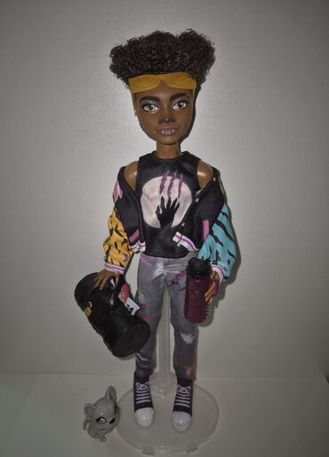 Clawd Wolf Monster High g3. İdeal veziyyetdedi, butun aksesuarlari