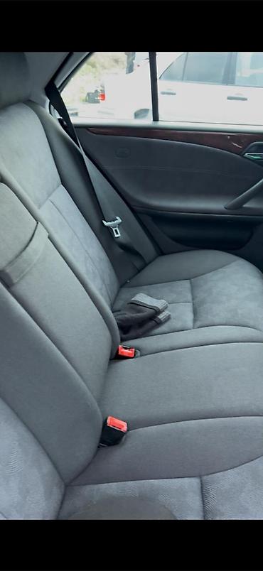e 39: Mercedes-Benz E 240: 2.6 l | 2001 il Sedan — 7
