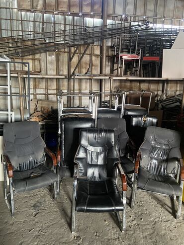 Игровые кресла: Игровое кресло, Б/у, Без колесиков, цвет - Черный, Экокожа — 10