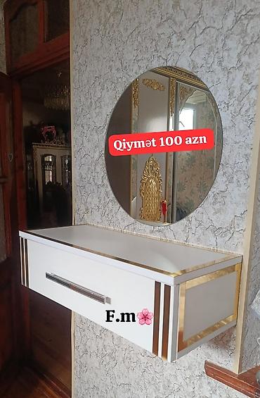 Divar tipli konsol və dairəvi güzgü dəsti - Rəng: ağ, qızılı dekor