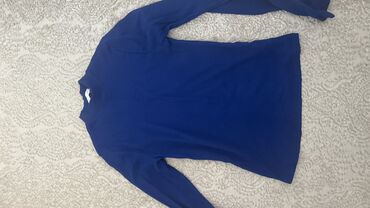 şifon koynekler: Mavi rəngli uzunqol köynək/bluza - Rəng: parlaq kobalt-mavi - Model