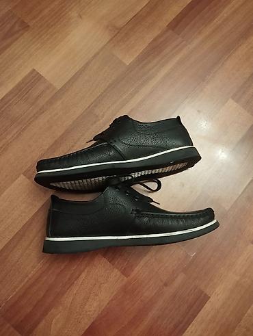 qara ayaqqabilar: Ayaqqabı 1 -2 dəfə geyinilib 40 manata alınıb.Təmiz dəri materialdan — 3
