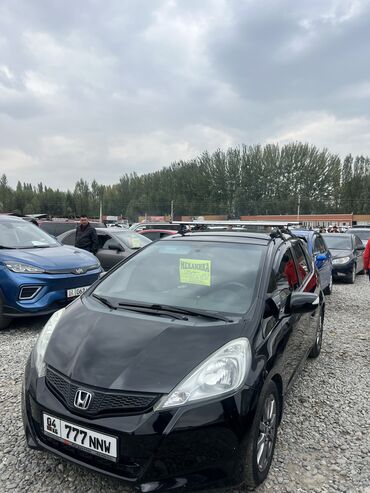 автомобили в рассрочку в бишкеке: Honda Jazz: 2011 г., 1.3 л, Механика, Бензин, Седан