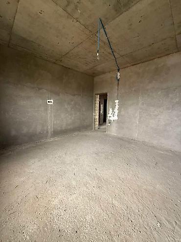 qoc satisi: Bakıxanov qəs. 7 otaqlı, 610 kv. m, Kredit var, Təmirsiz — 10