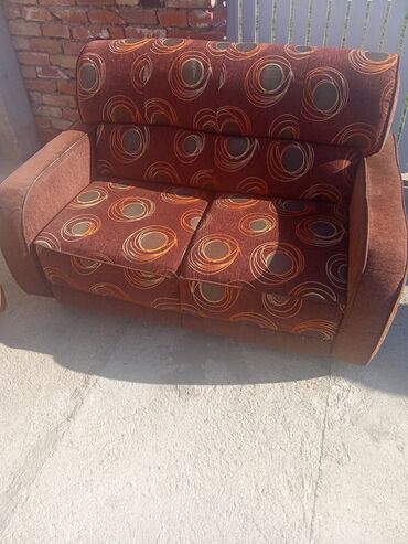 Sofas and couches: Two-seat sofas, Used