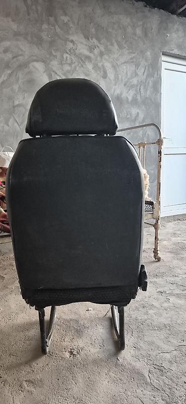 cuce ve xoruz temsil: Qabaq, Qızdırıcısız, Ford 1999, 1999 il, Analoq, Almaniya, İşlənmiş — 2