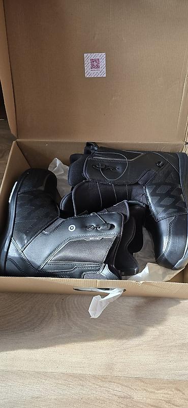 Другие товары для зимнего спорта: Горнолыжные аксессуары. 1) Перчатки для снега/катания: - Черные — 19