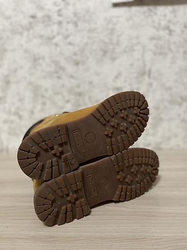Ботинки: Классические Timberland ботинки оригинал, в хорошем состоянии, размер — 6