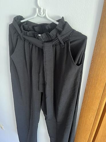 springfield pantalone zenske: Ženske široke pantalone – crne - Model sa visokim strukom i naboranim — 2