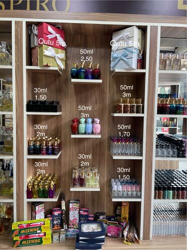 Stend vitrinləri: Stend vitrinləri — 8