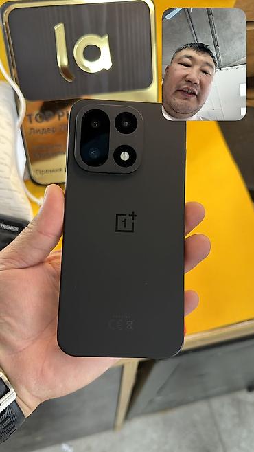 телефоны за 15000 сом: OnePlus 15, Б/у, 512 ГБ, 2 SIM, eSIM — 2